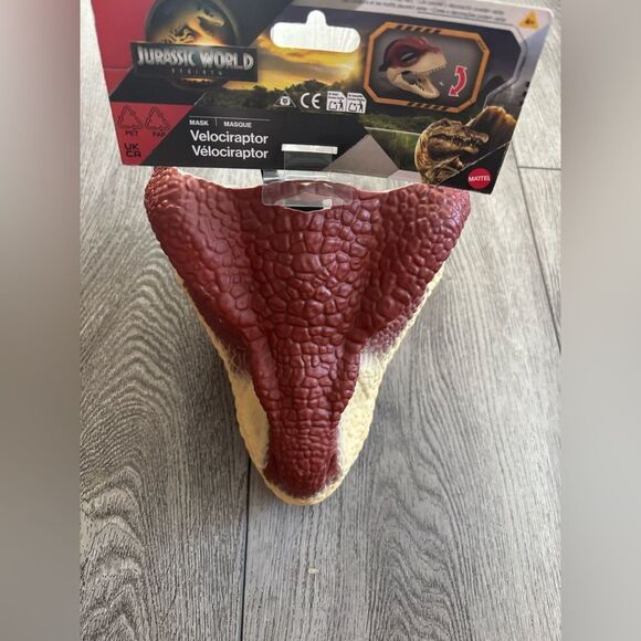 Jurassic world Reptile Velociraptor Mask - Red and Tan - Picture 3 of 9